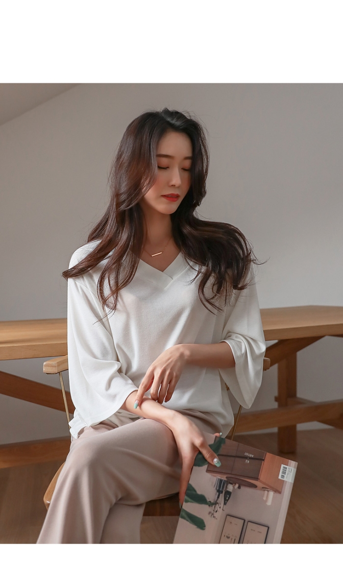 慵懶V領百搭上衣
