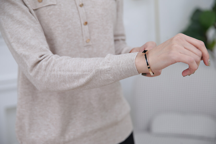 成熟簡約柔軟針織上衣,針織,圓領,長袖,純色,素色