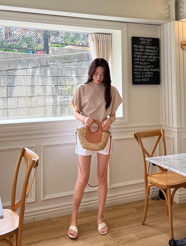完美女人修身顯瘦素色上衣