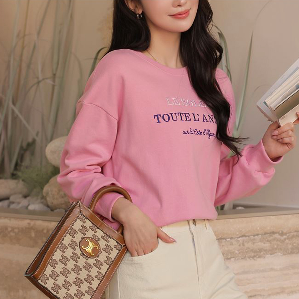 簡約字母刺繡圓領TEE