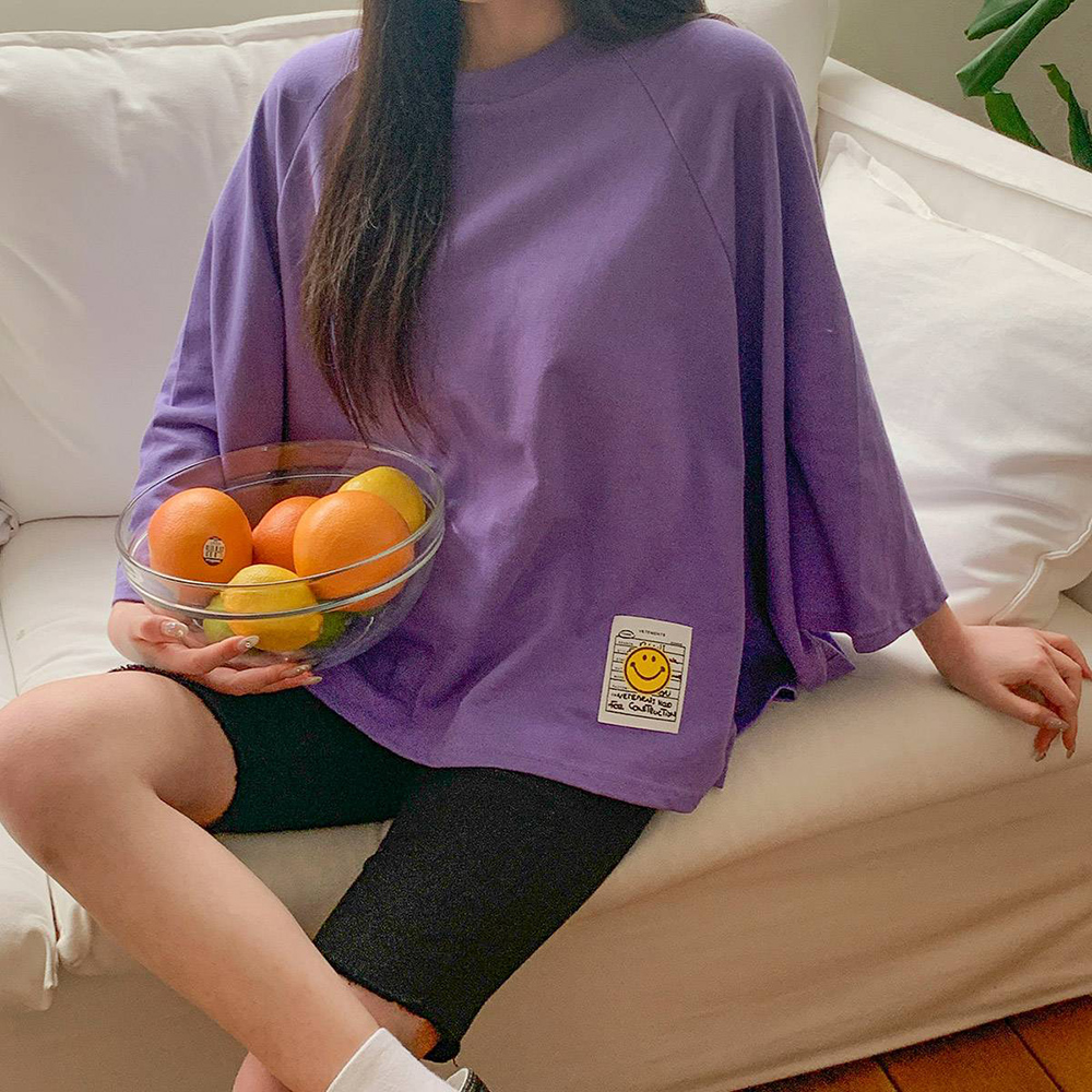 甜美笑臉寬袖上衣