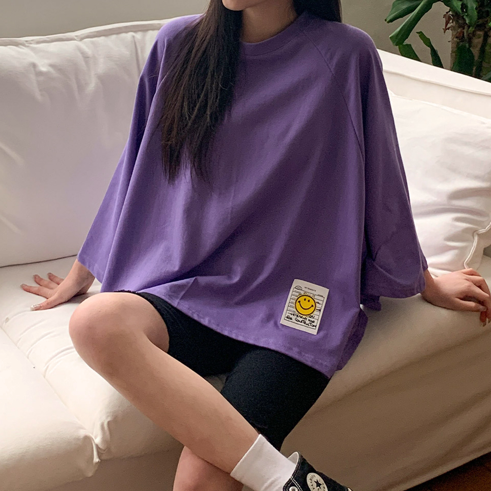 甜美笑臉寬袖上衣
