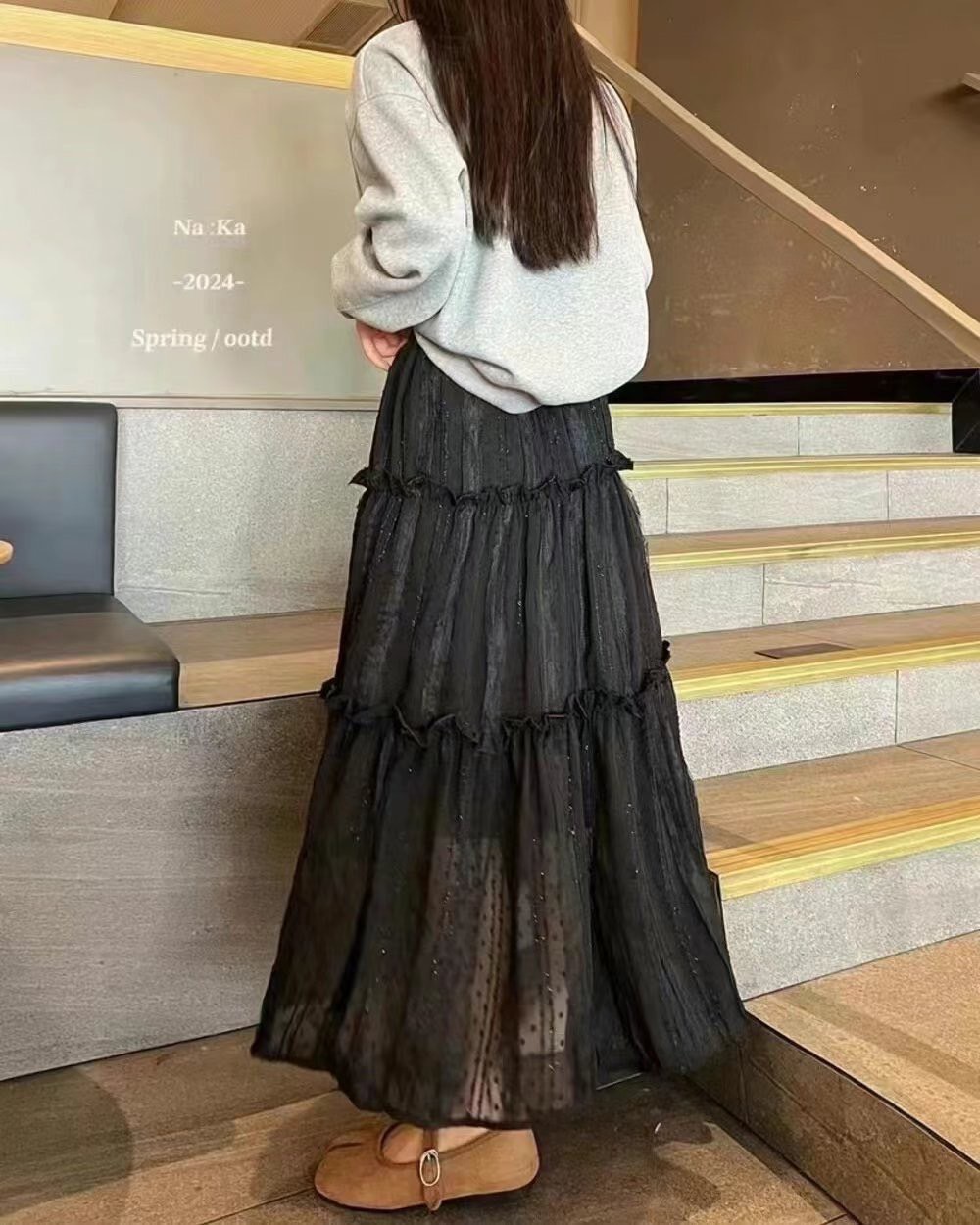淡雅蕾絲蛋糕長裙