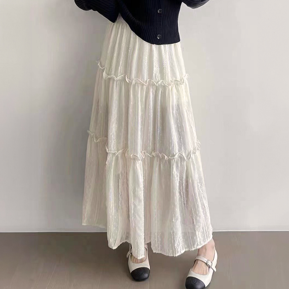 淡雅蕾絲蛋糕長裙