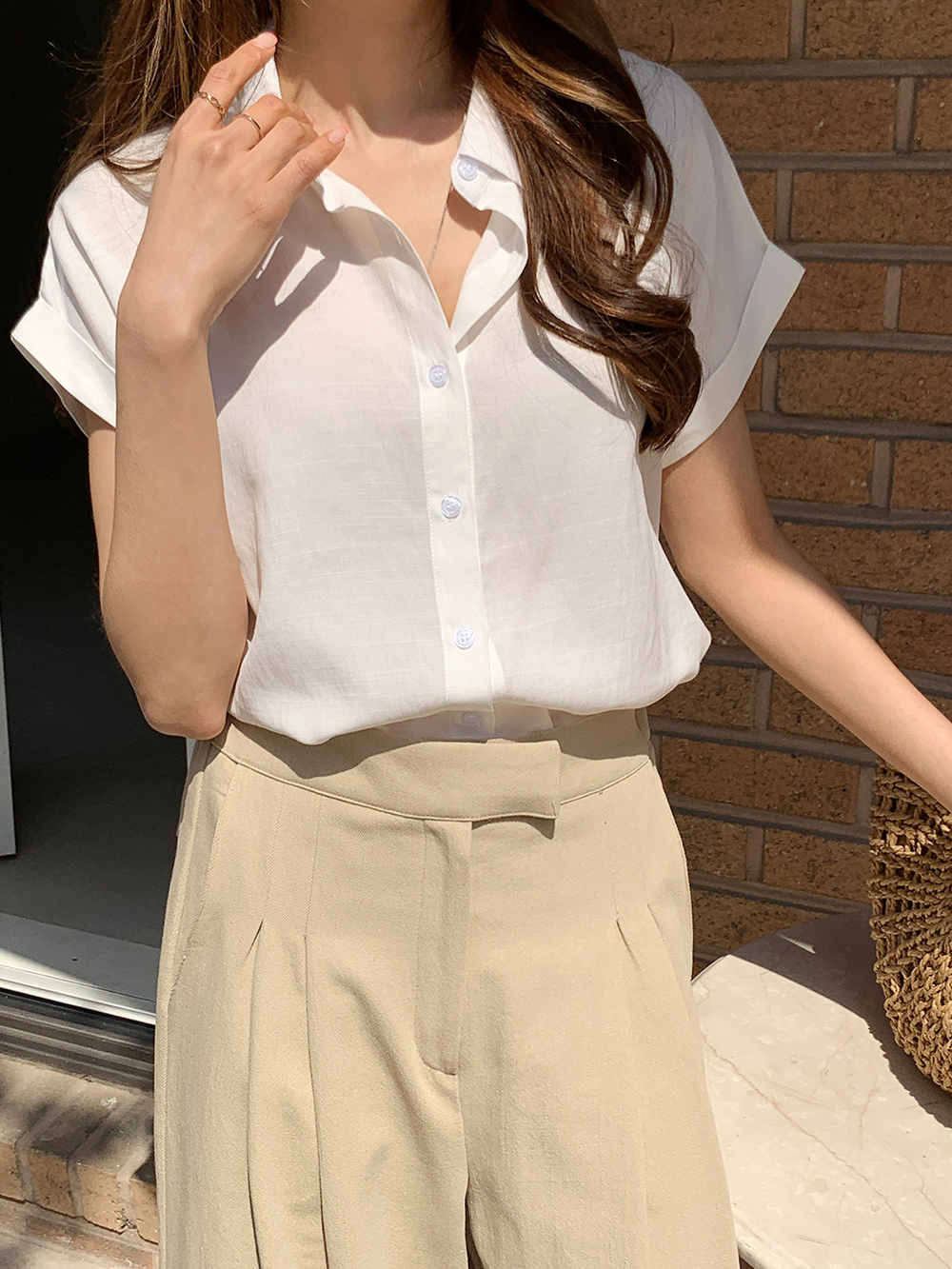 簡約素面反褶袖襯衫