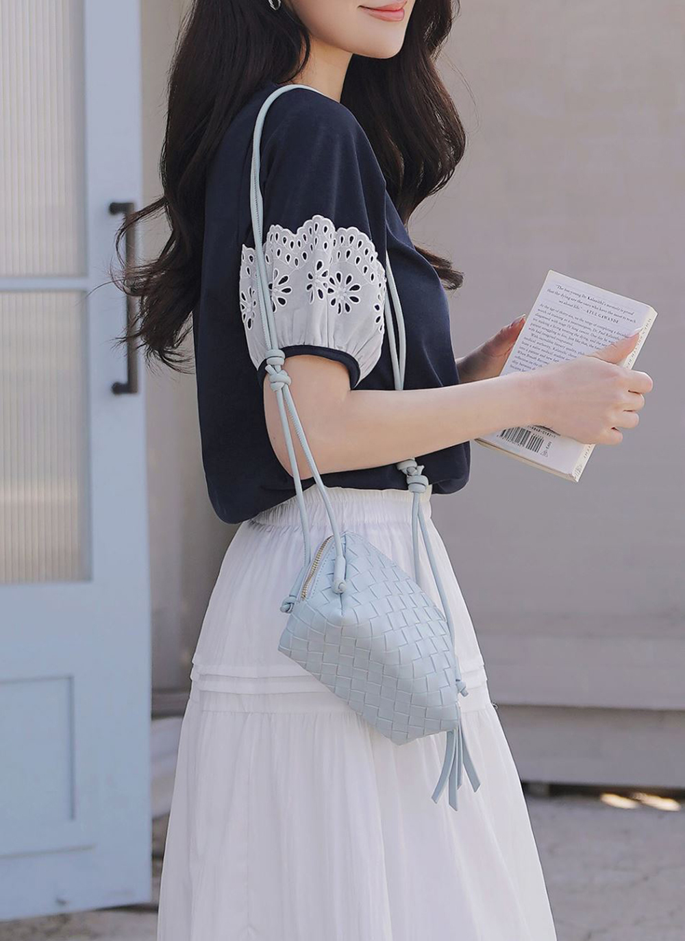花朵蕾絲拼接袖上衣