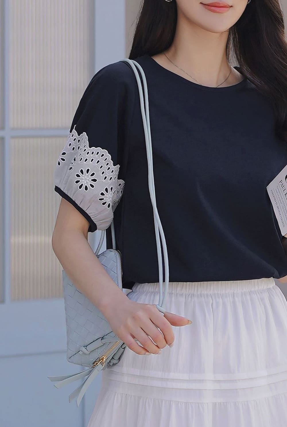花朵蕾絲拼接袖上衣