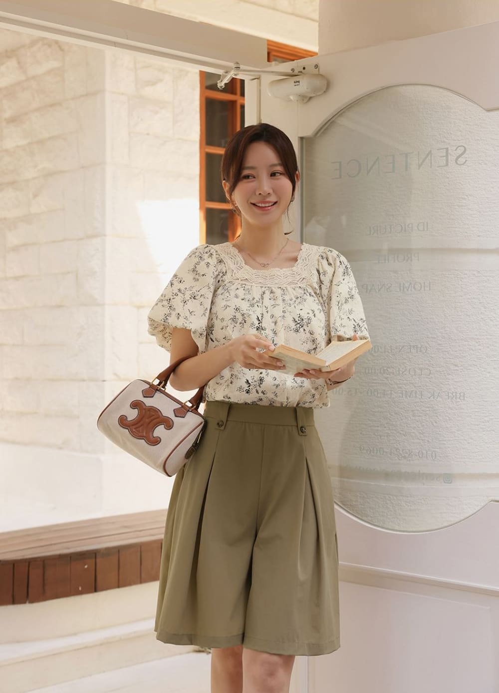 蕾絲方領碎花寬袖襯衫