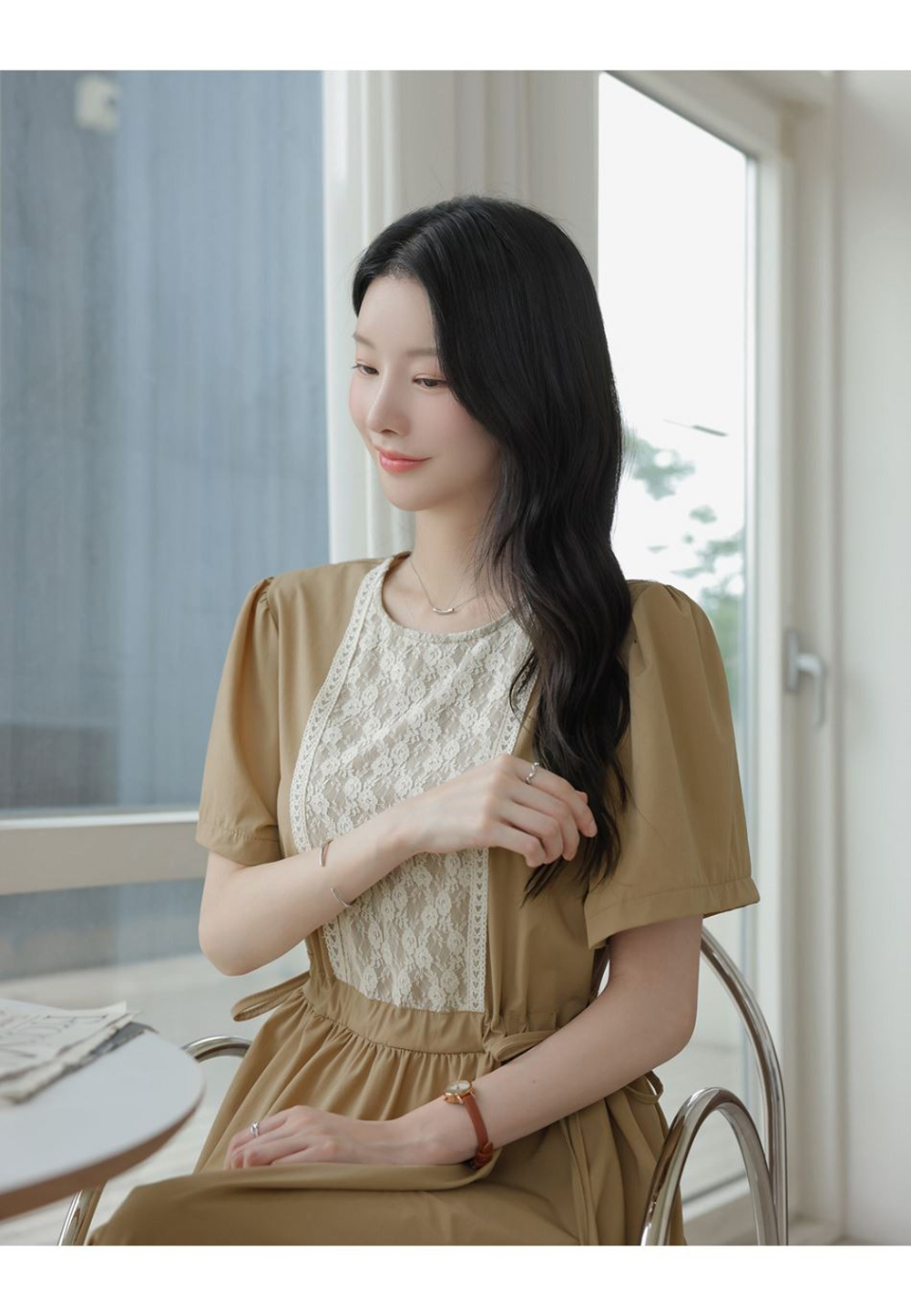 蕾絲拼接綁帶長洋裝