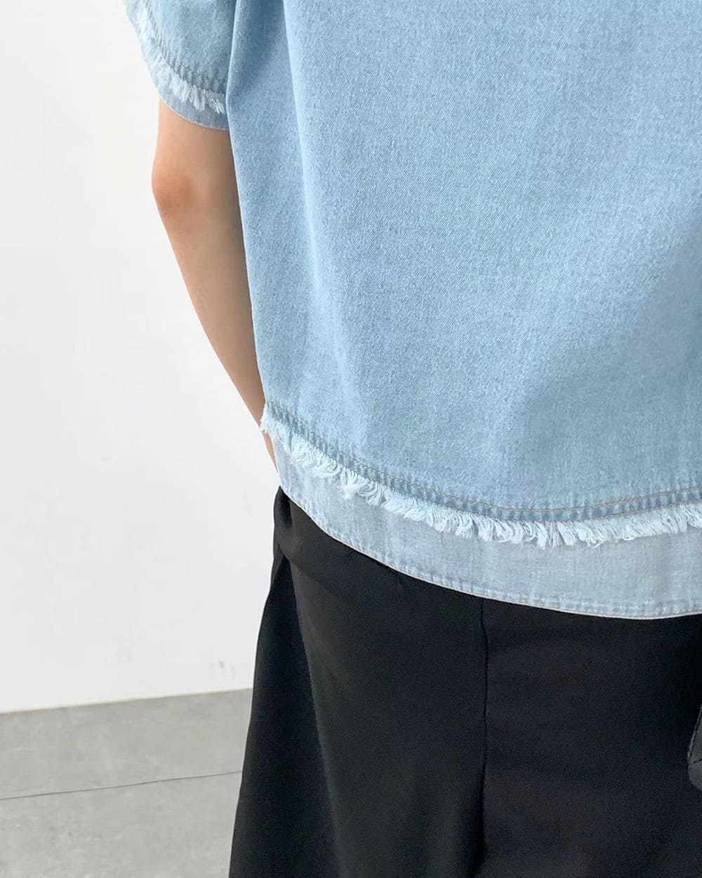 流蘇牛仔排釦上衣