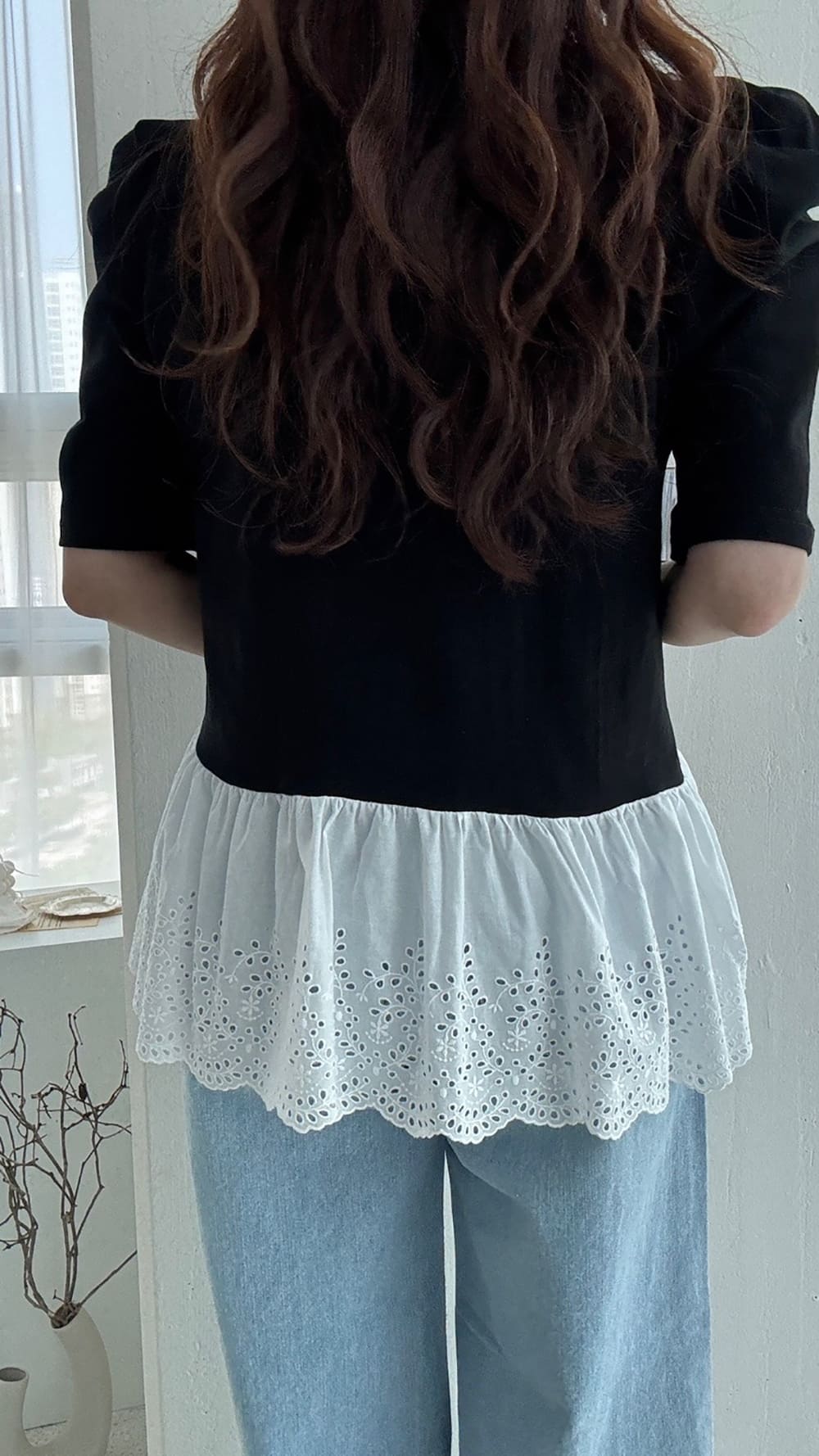 刺繡蕾絲下擺拼接上衣