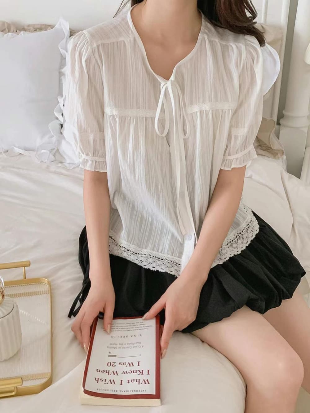 蕾絲蝴蝶結綁帶襯衫