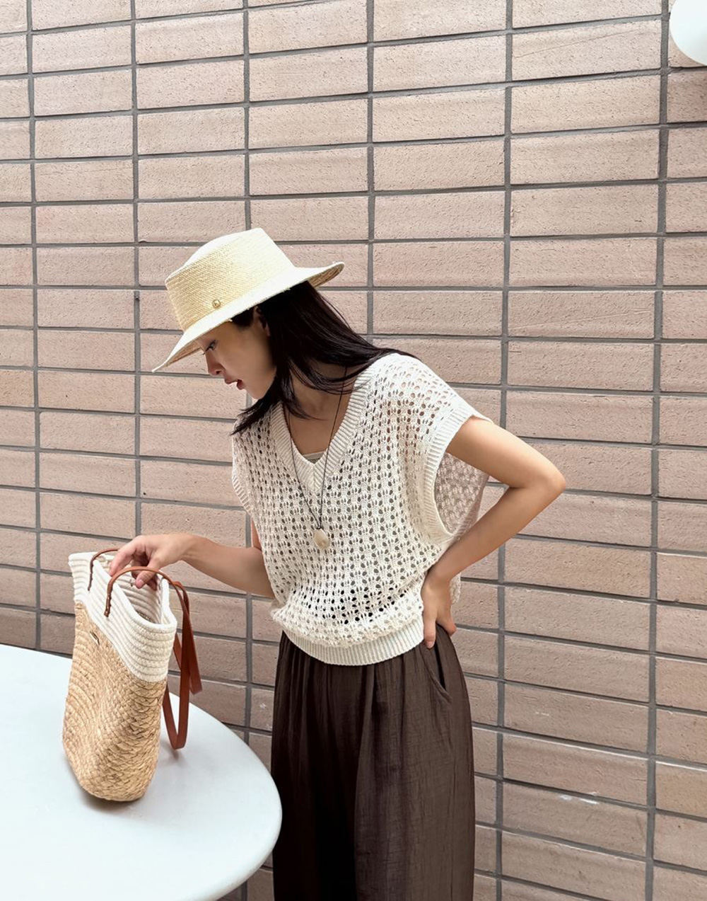 鏤空V領針織亞麻背心