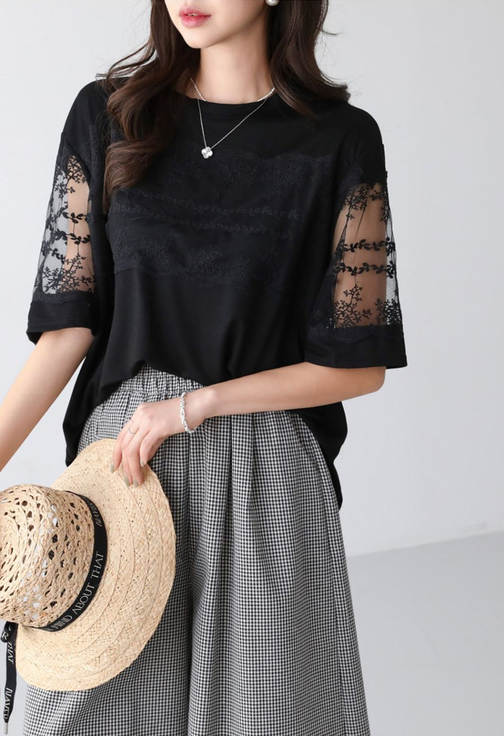 精緻蕾絲透膚袖上衣