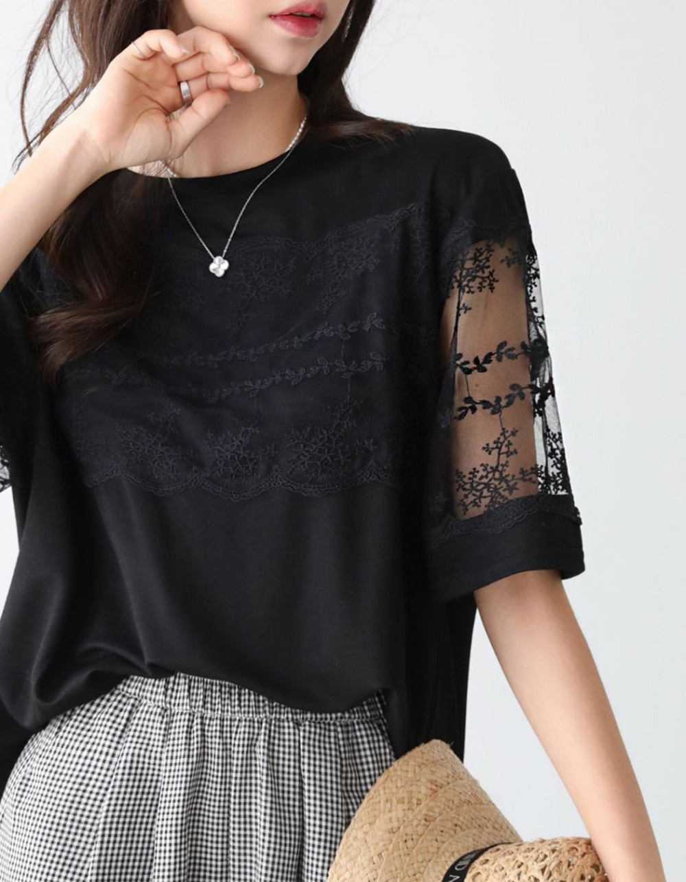精緻蕾絲透膚袖上衣