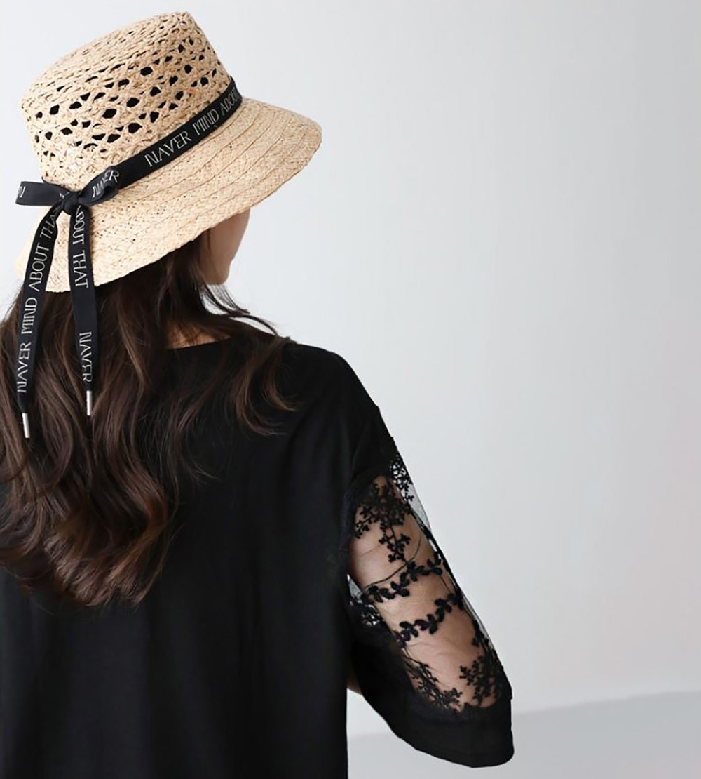 精緻蕾絲透膚袖上衣