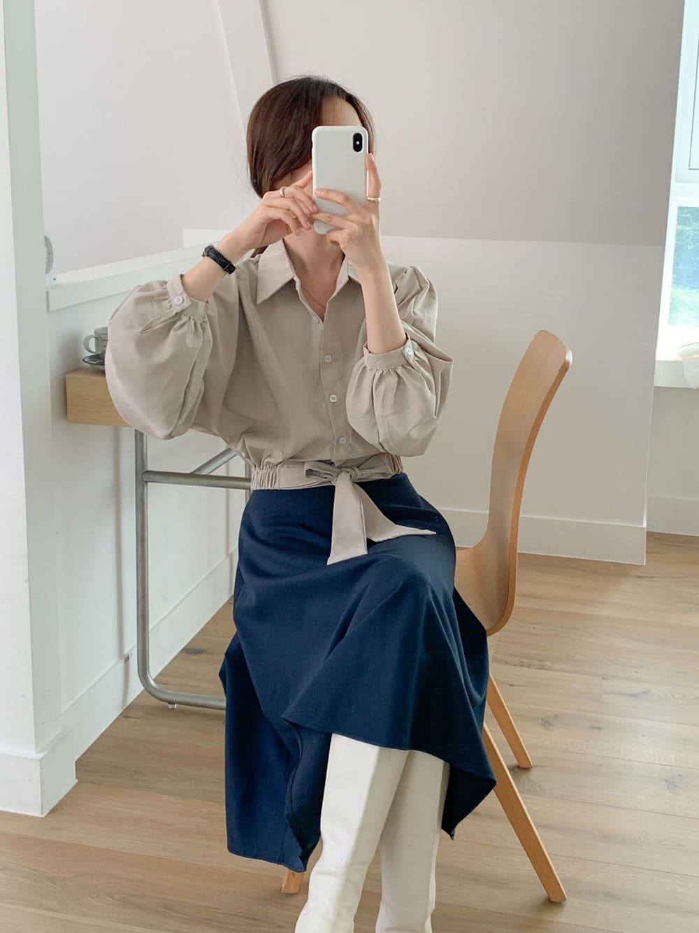 泡泡袖綁帶短版襯衫