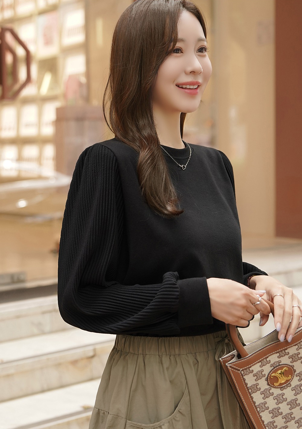 優美褶皺袖設計上衣