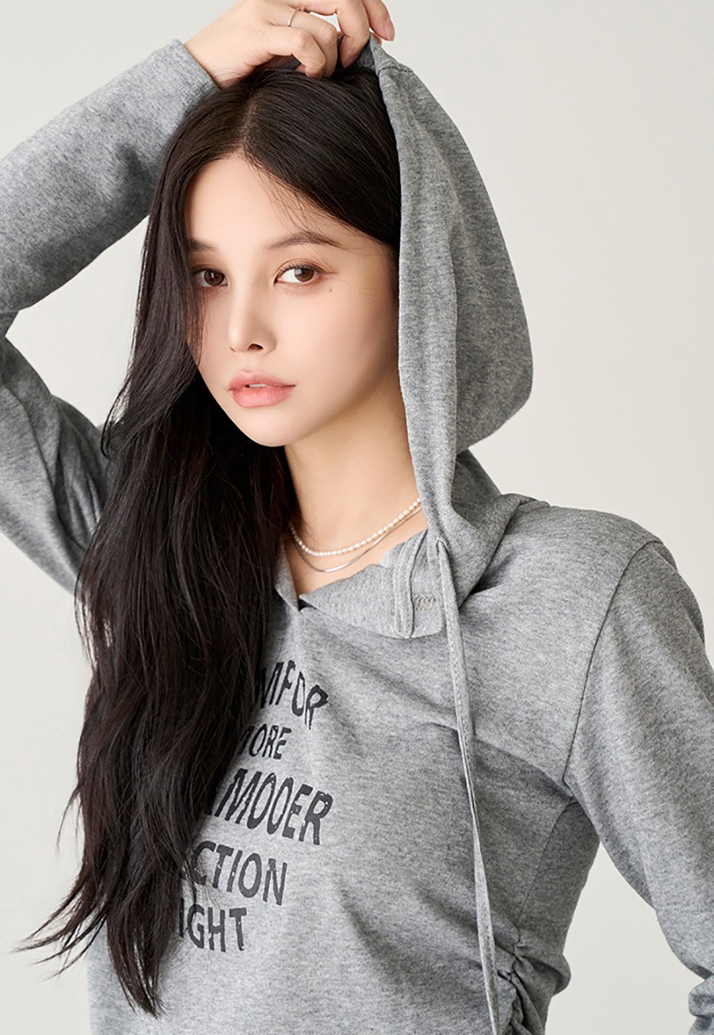 字母印花V領連帽上衣