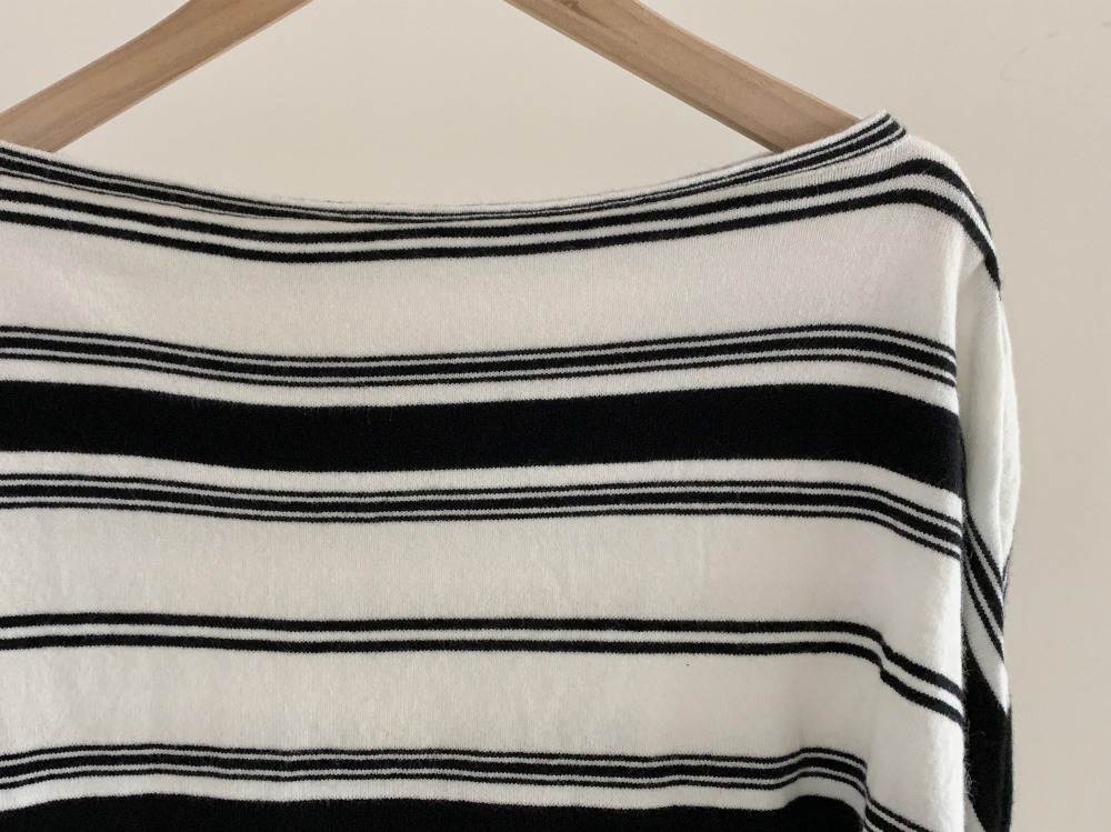 露肩船領條紋針織上衣