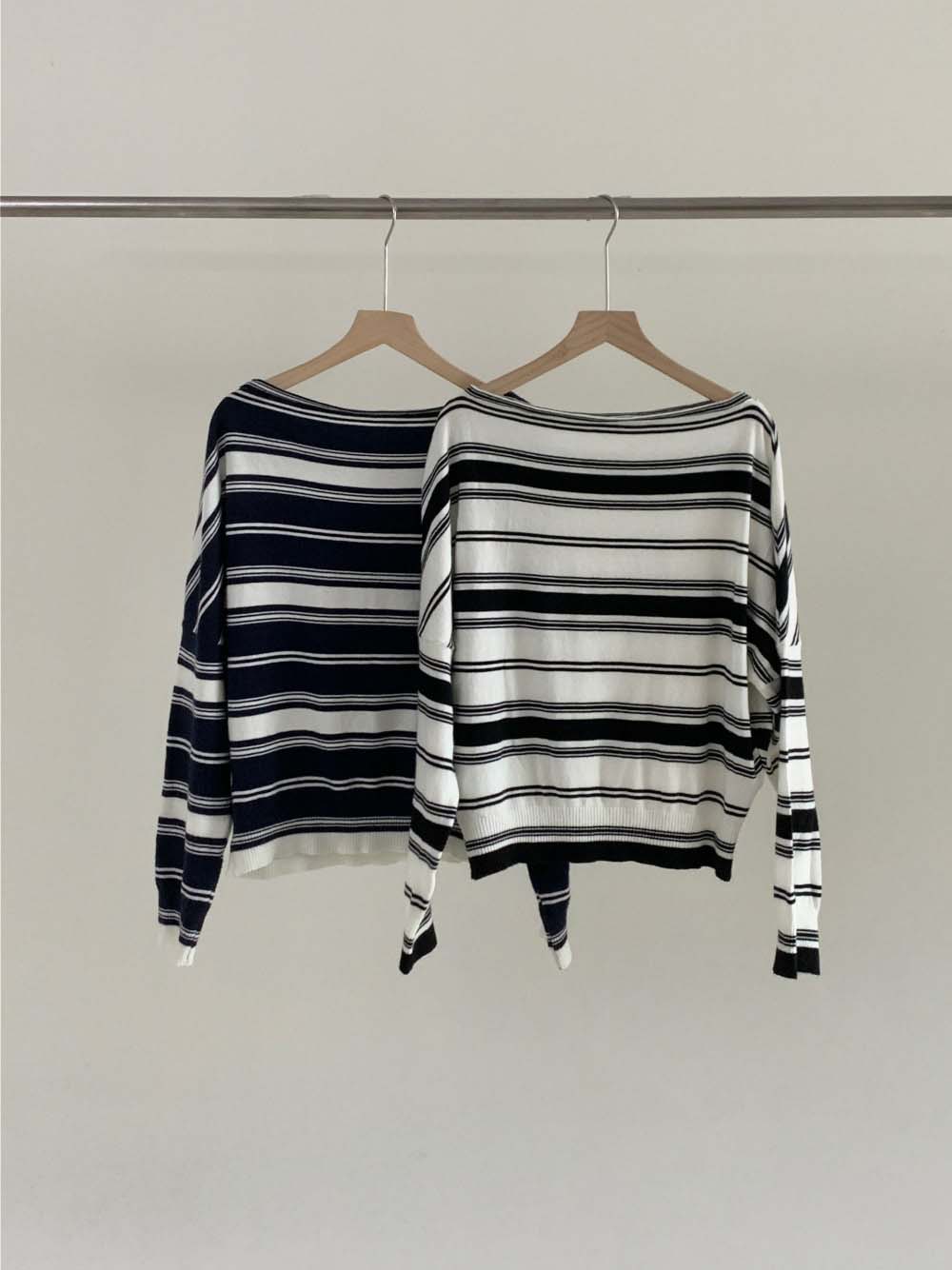 露肩船領條紋針織上衣