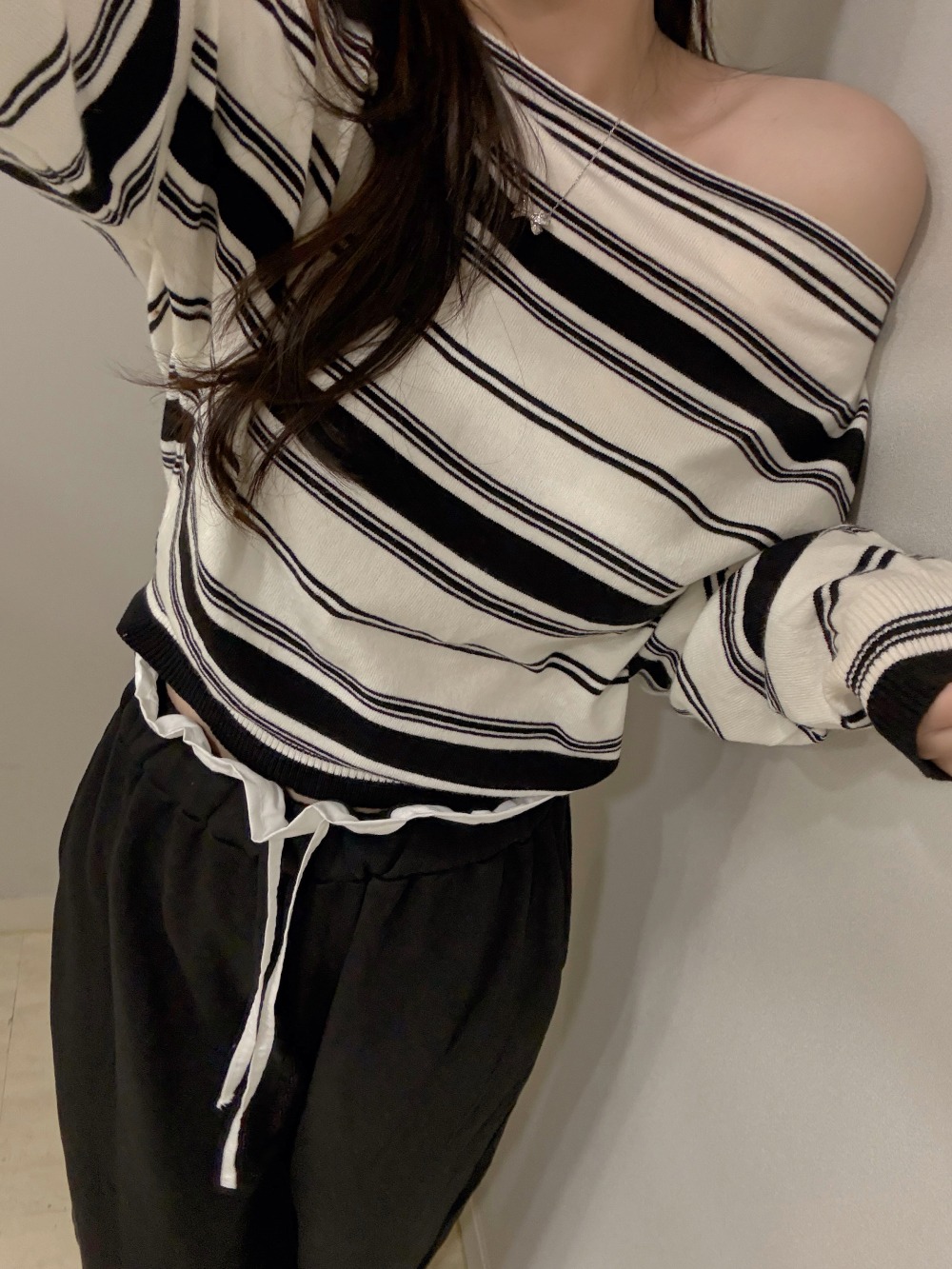 露肩船領條紋針織上衣