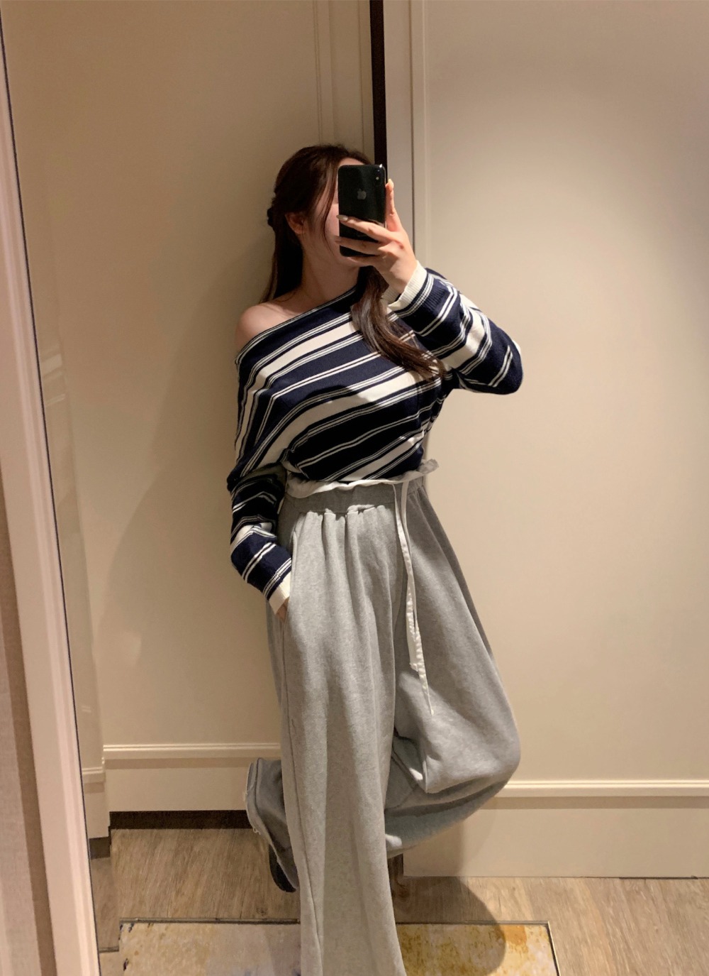 露肩船領條紋針織上衣