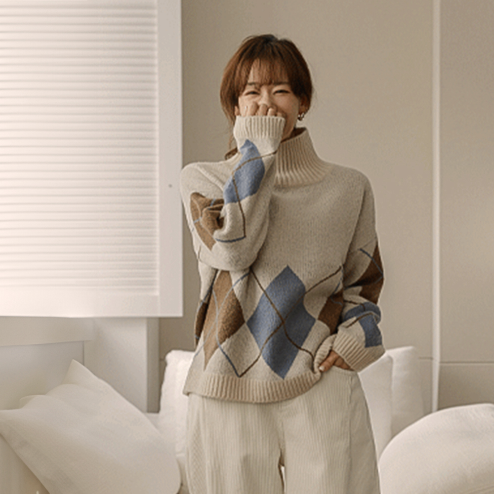 菱格紋高領針織上衣