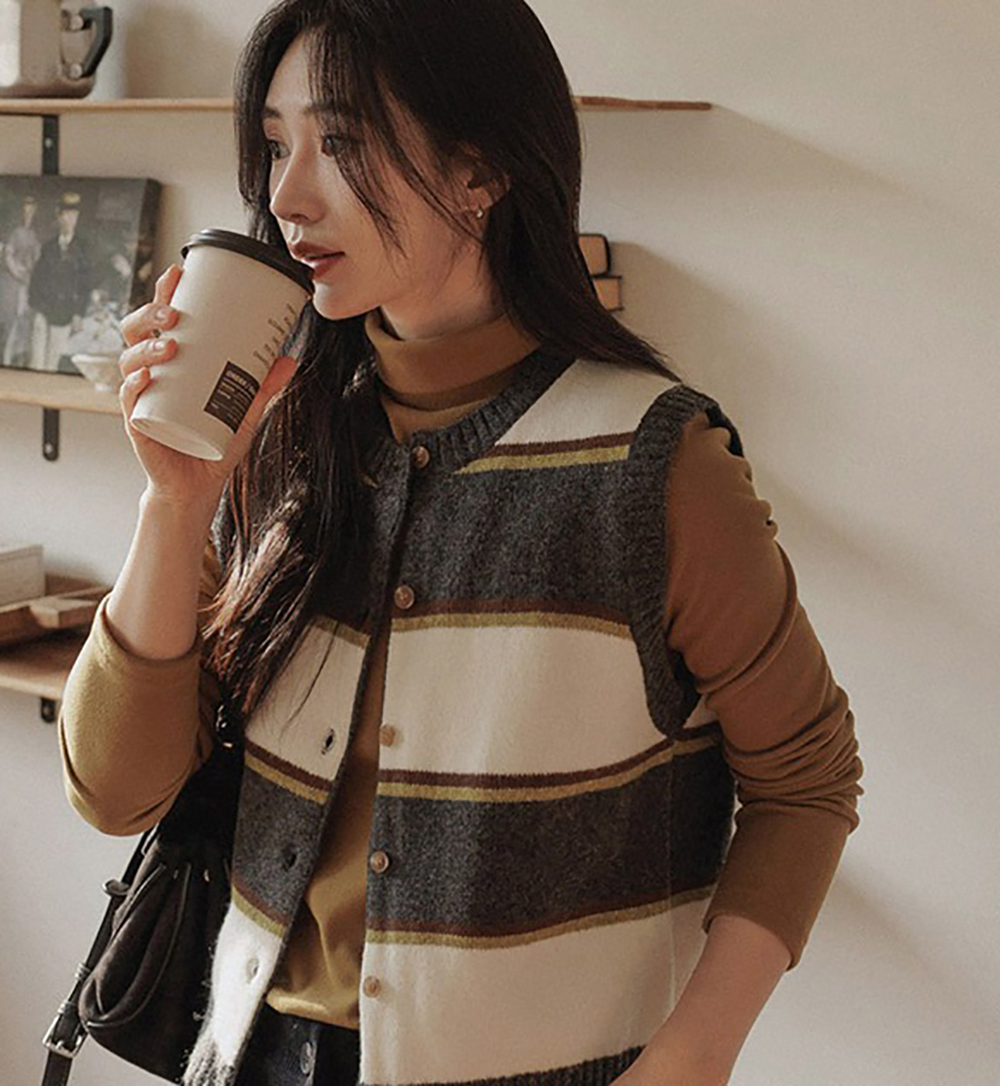 撞色圓領針織背心外套,KOREA,347242,撞色圓領針織背心外套,領500,999免運