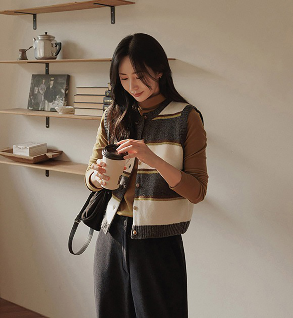 撞色圓領針織背心外套,KOREA,347242,撞色圓領針織背心外套,領500,999免運