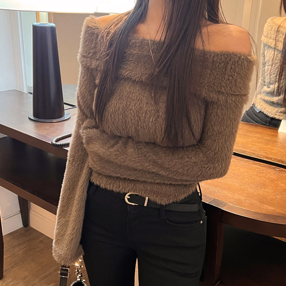 露肩毛茸茸修身上衣