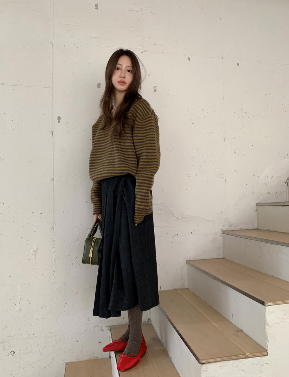 V領撞色條紋針織上衣,KOREA,347397,V領撞色條紋針織上衣,領500,999免運