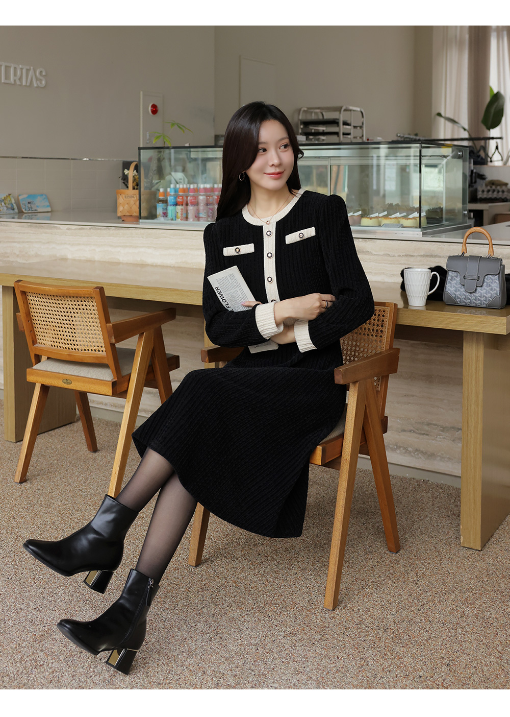 撞色天鵝絨修身洋裝,KOREA,347650,撞色天鵝絨修身洋裝,999免運,領500