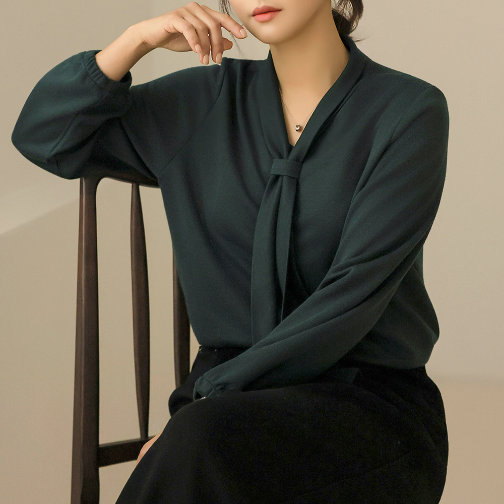 經典V領領帶針織上衣