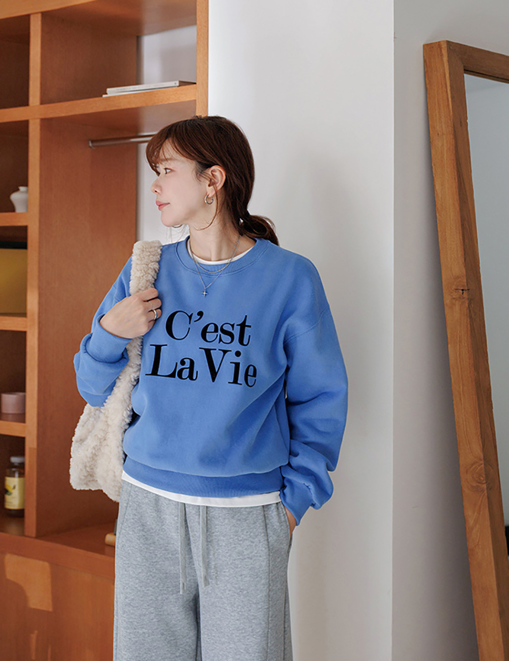 簡約字母內刷毛上衣,KOREA,350015,簡約字母內刷毛上衣,領500,999免運