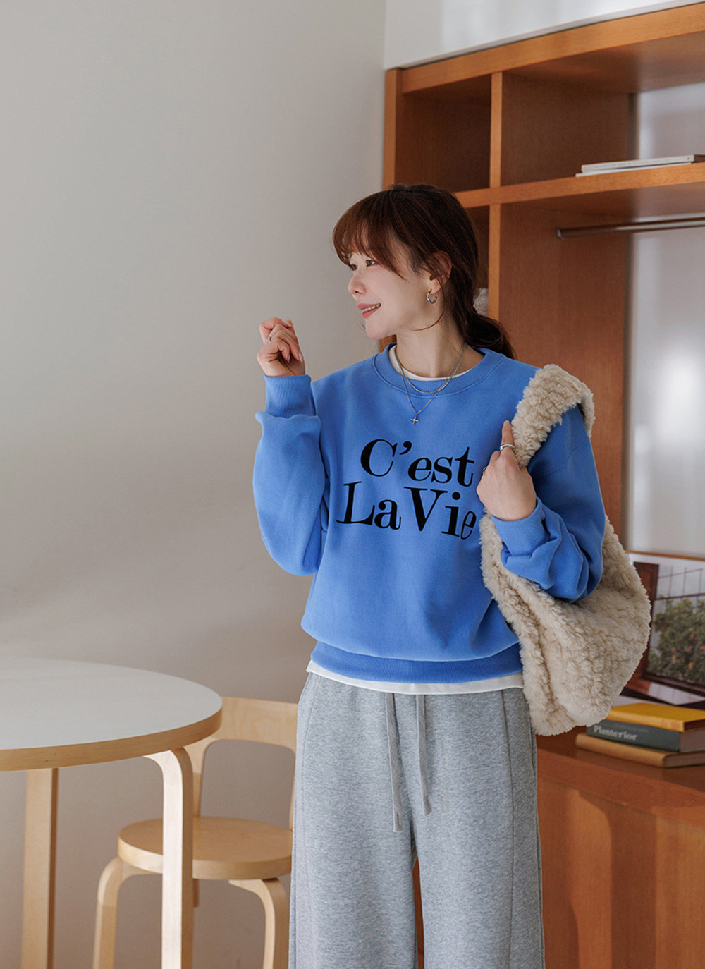 簡約字母內刷毛上衣,KOREA,350015,簡約字母內刷毛上衣,領500,999免運