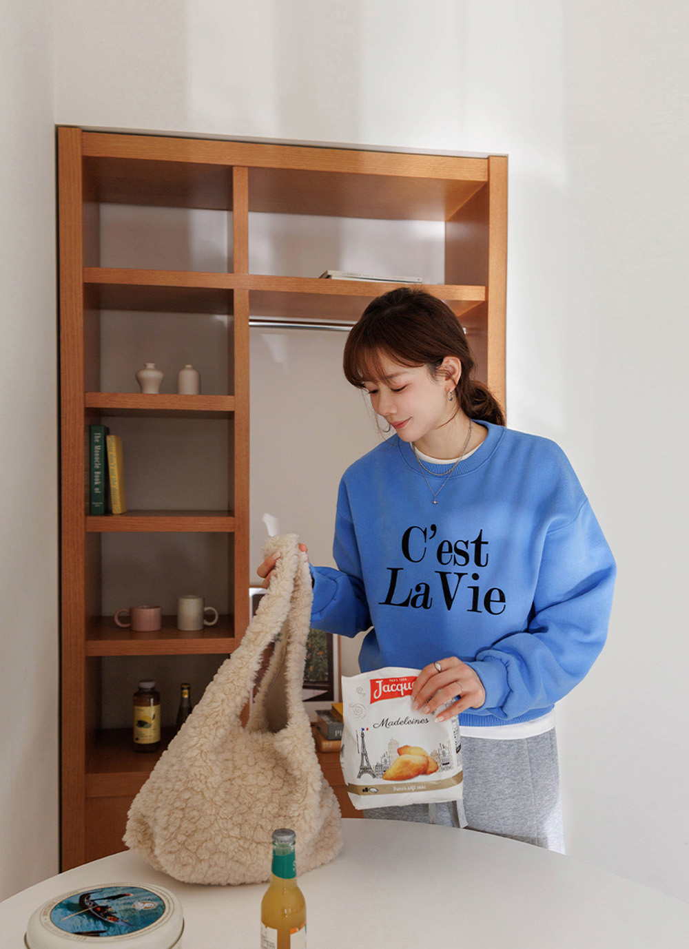 簡約字母內刷毛上衣,KOREA,350015,簡約字母內刷毛上衣,領500,999免運