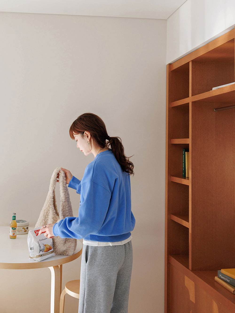 簡約字母內刷毛上衣,KOREA,350015,簡約字母內刷毛上衣,領500,999免運