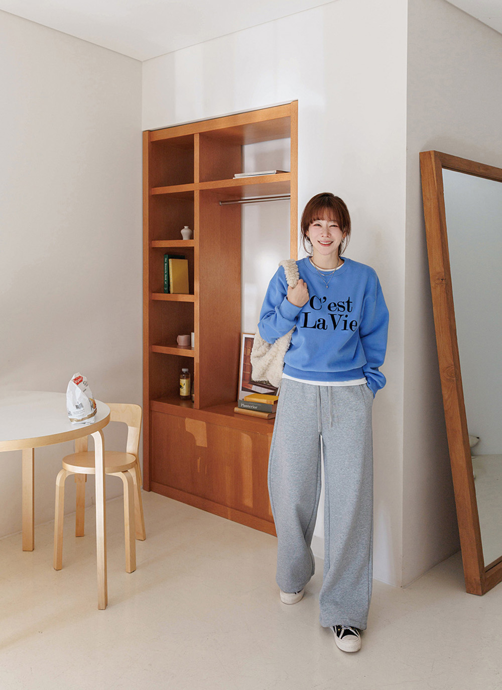 簡約字母內刷毛上衣,KOREA,350015,簡約字母內刷毛上衣,領500,999免運