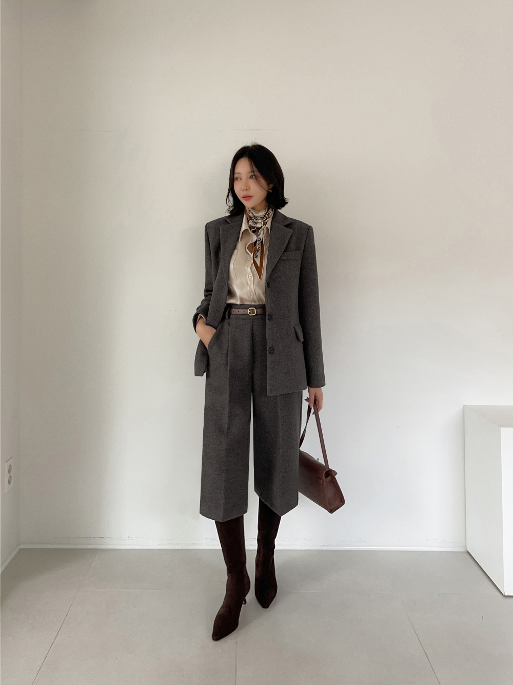 奢華光澤感短版襯衫,KOREA,350241,奢華光澤感短版襯衫,領500,999免運