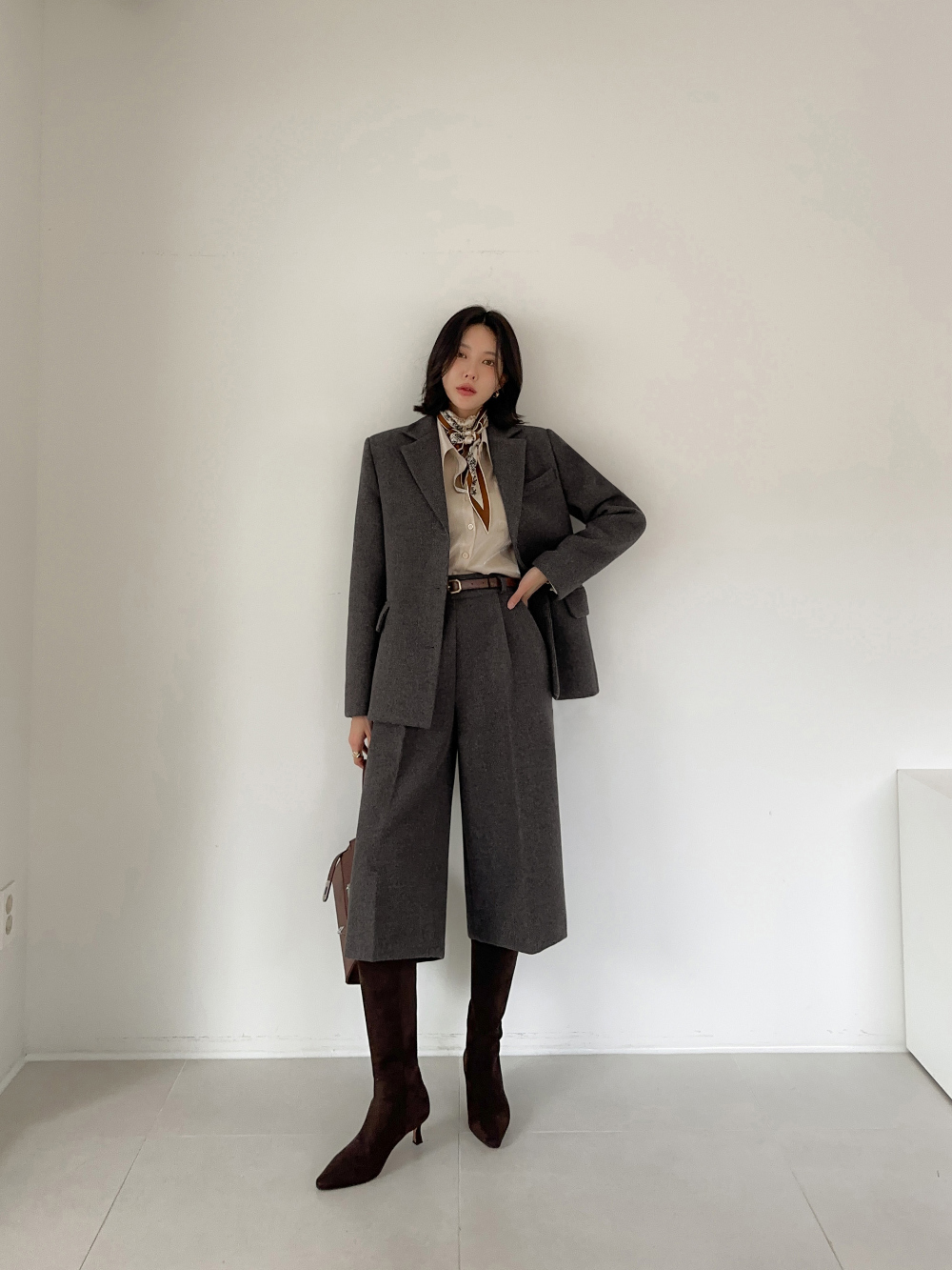 奢華光澤感短版襯衫,KOREA,350241,奢華光澤感短版襯衫,領500,999免運