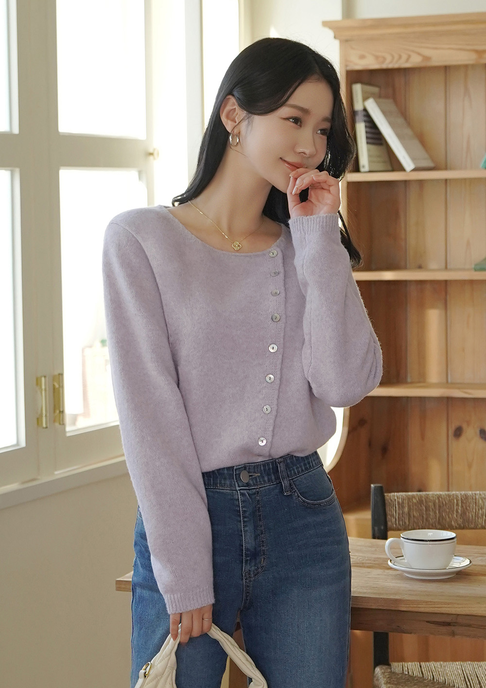 斜釦設計圓領針織上衣,KOREA,351199,斜釦設計圓領針織上衣,領500,999免運