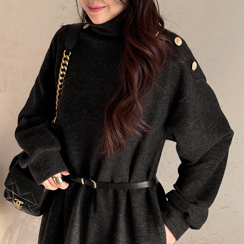 金色釦飾高領針織洋裝