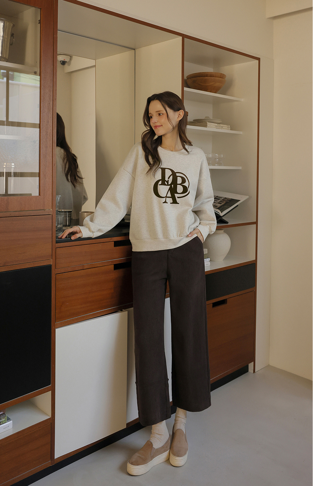 天鵝絨字母內刷毛上衣,KOREA,349960,天鵝絨字母內刷毛上衣,周新品優惠,NEWARRIVAL