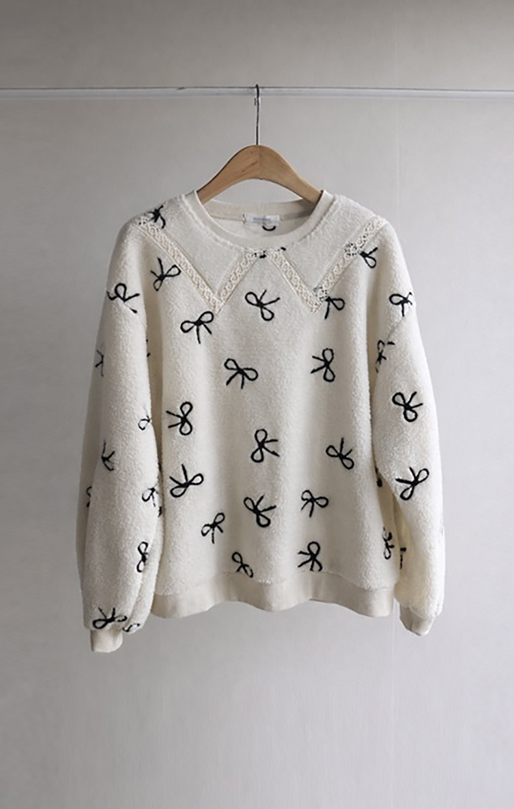 柔軟絨面蝴蝶結上衣,KOREA,349982,柔軟絨面蝴蝶結上衣,領500,999免運