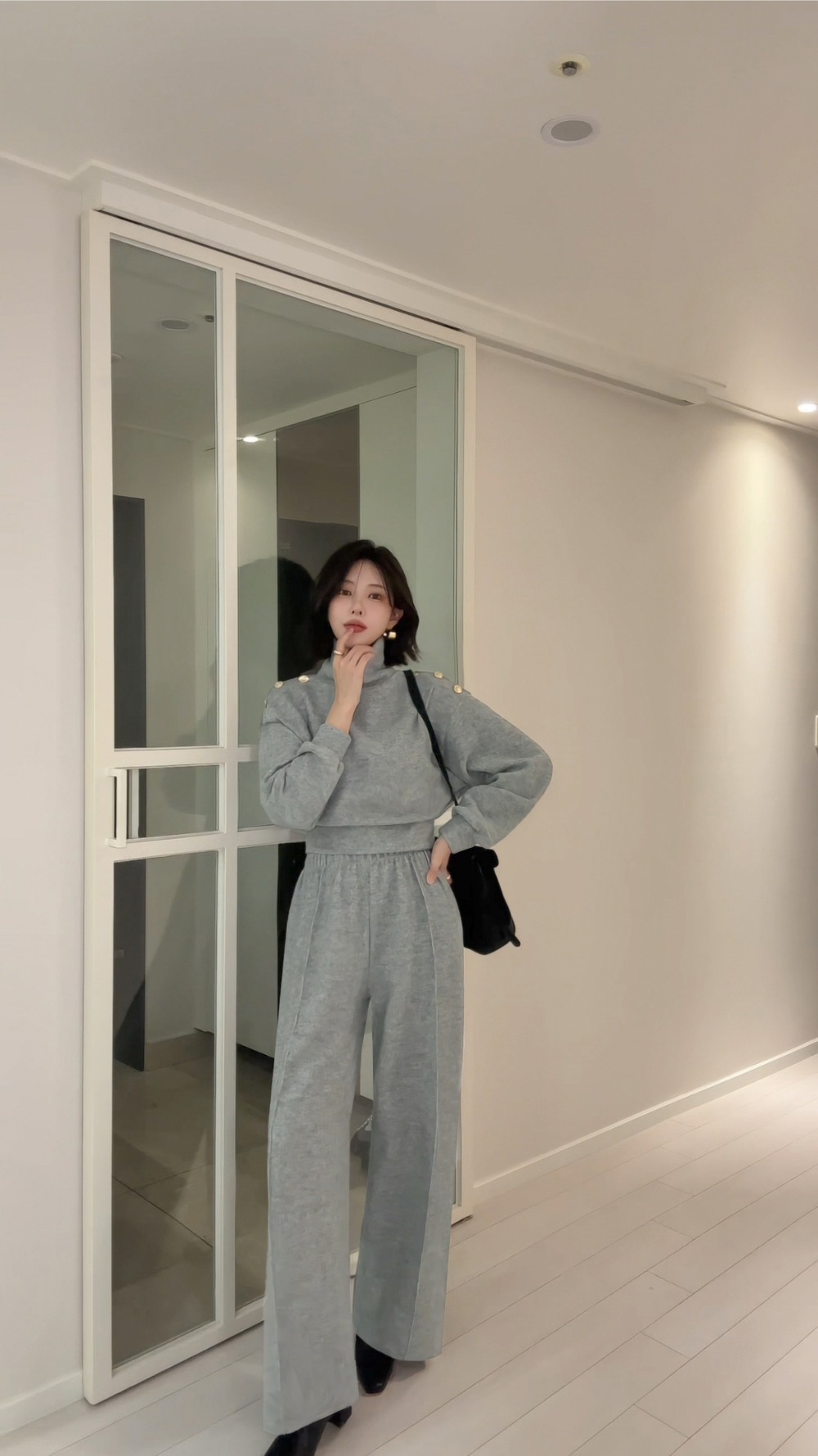 釦飾高領針織長褲套裝,KOREA,350064,釦飾高領針織長褲套裝,周新品優惠,NEWARRIVAL