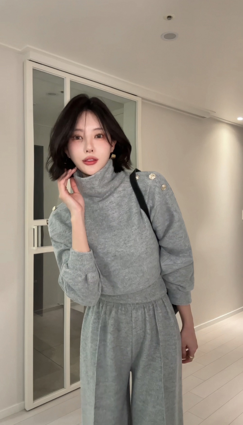 釦飾高領針織長褲套裝,KOREA,350064,釦飾高領針織長褲套裝,周新品優惠,NEWARRIVAL