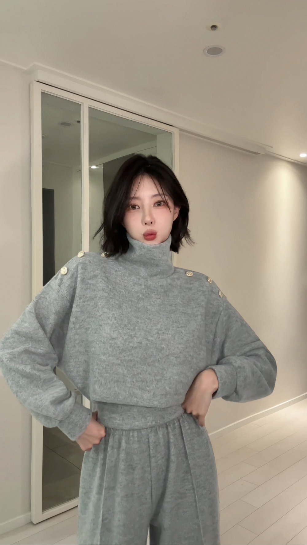 釦飾高領針織長褲套裝,KOREA,350064,釦飾高領針織長褲套裝,周新品優惠,NEWARRIVAL