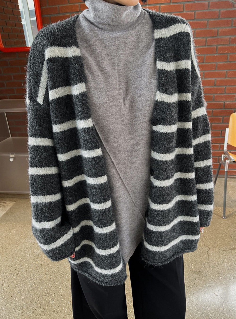 斜裁前開衩高領上衣,KOREA,350273,斜裁前開衩高領上衣,周新品優惠,NEWARRIVAL