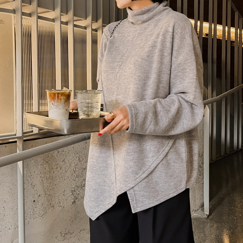 斜裁前開衩高領上衣